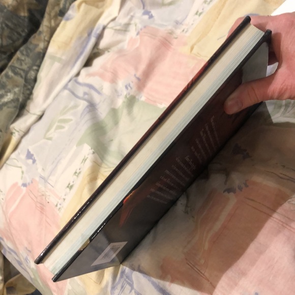 A Game Of Thrones puzzle quest book. Like new condition!! - Picture 10 of 11